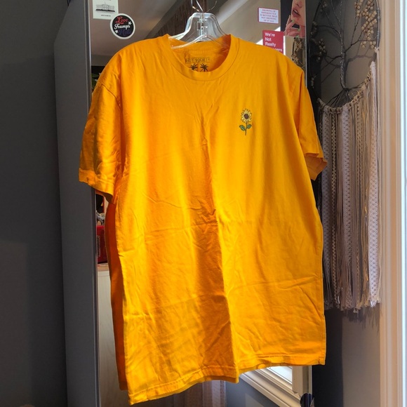 Yellow Sunflower Tee - Picture 2 of 3